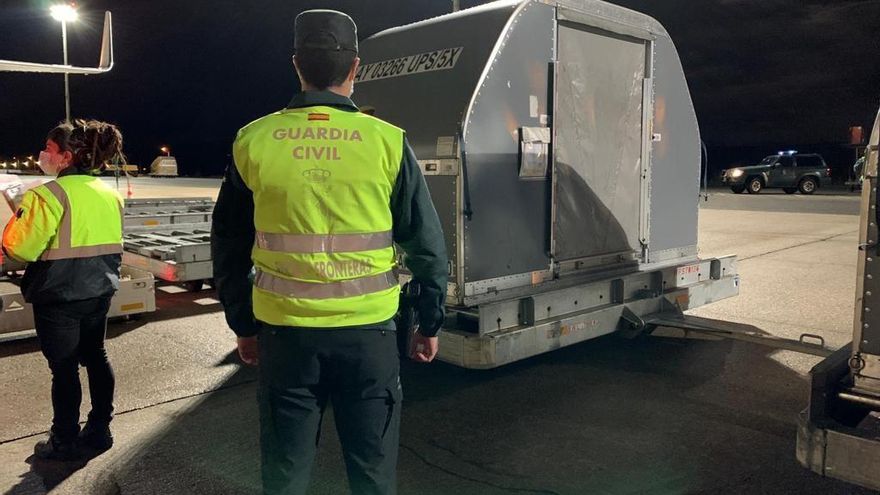 La Justicia obliga a la Generalitat de Catalunya a vacunar "sin dilaciones" a policías y guardias civiles