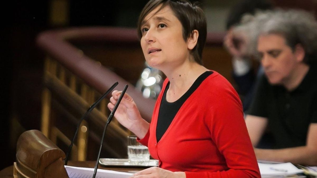 Otra diputada de En Comú critica el apoyo a la senda de déficit y se queja de la falta de debate interno