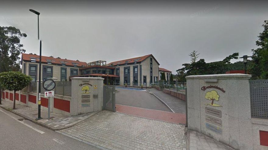 Imagen de la entrada de la residencia Doral en Mos (Pontevedra)