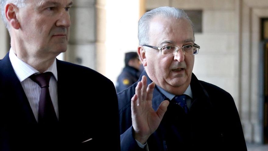 El Constitucional reduce la malversación del exconsejero de Empleo que recibió la condena de cárcel más alta de los ERE