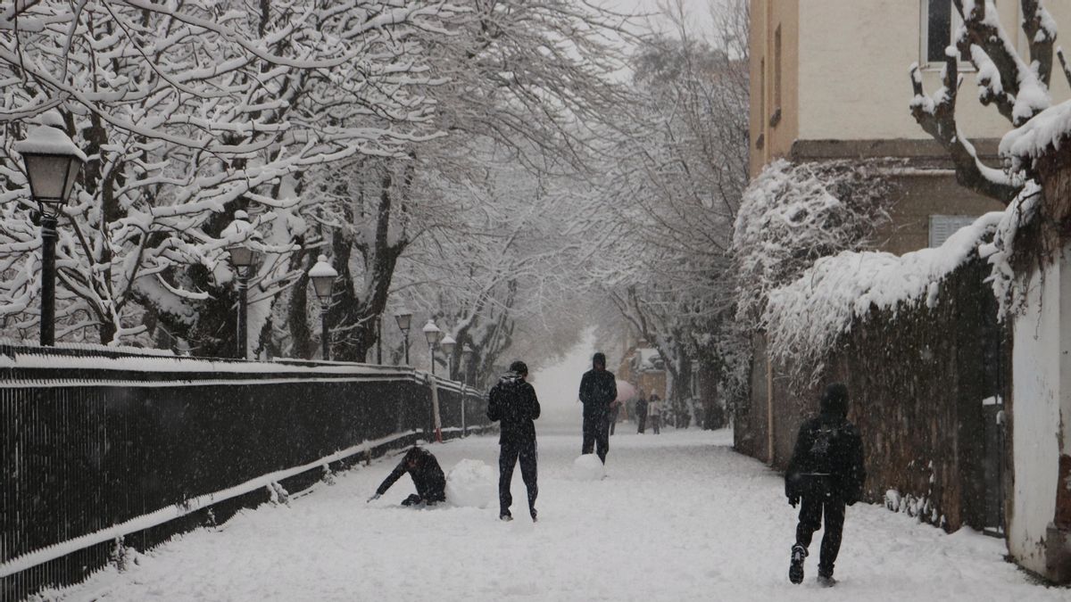 El temporal deja más de 170 carreteras afectadas, obliga a suspender clases y pone en alerta a casi todo el país