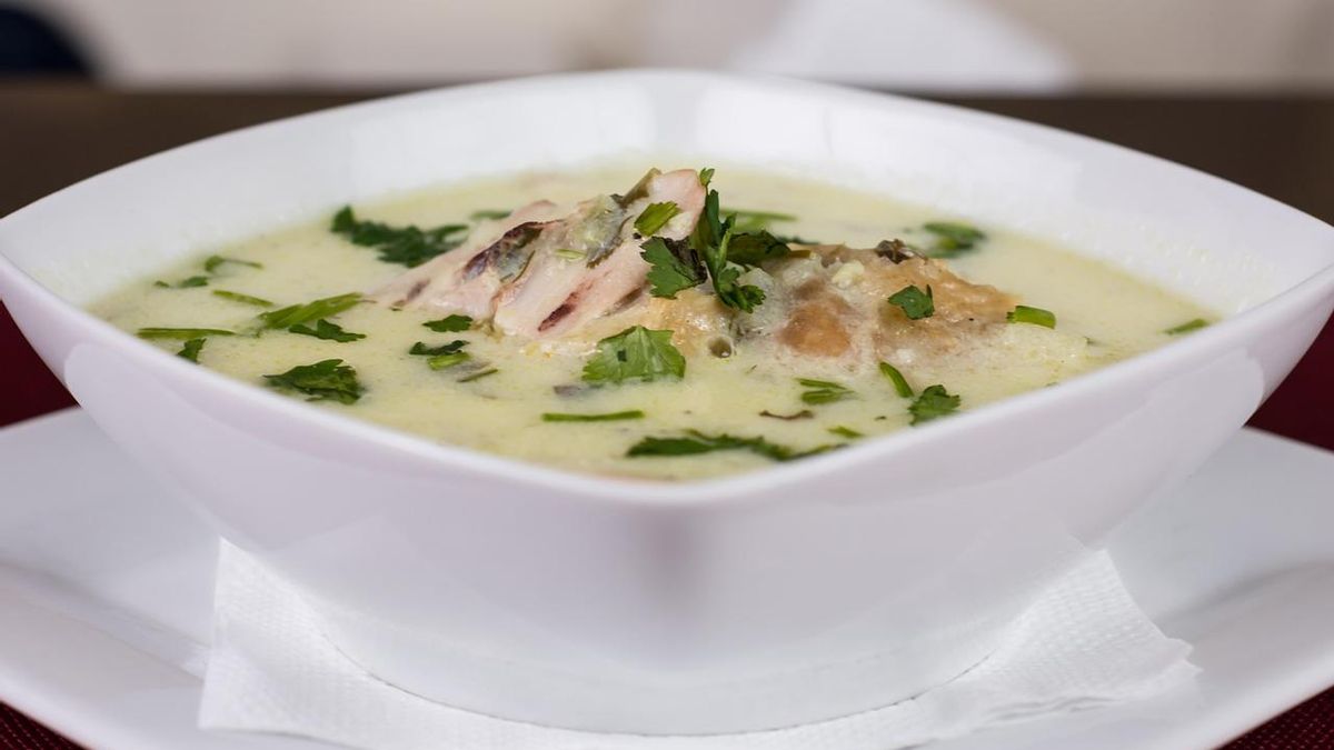 La crema de calabacín con pollo o tofu soluciona una cena de una forma rápida y sencilla