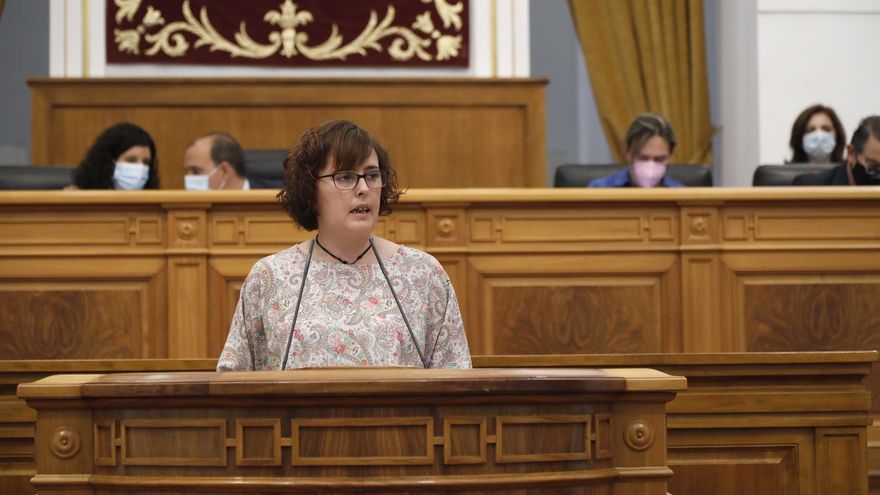La diputada regional de Cs Elena Jaime en un momento del pleno de las Cortes. CARMEN TOLDOS