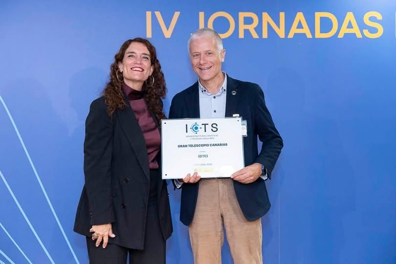 Eva Ortega Paíno, secretaria general de Investigación del Ministerio de Ciencia, Innovación y Universidades,  y Romano Corradi, director del Gran Telescopio de Canarias.