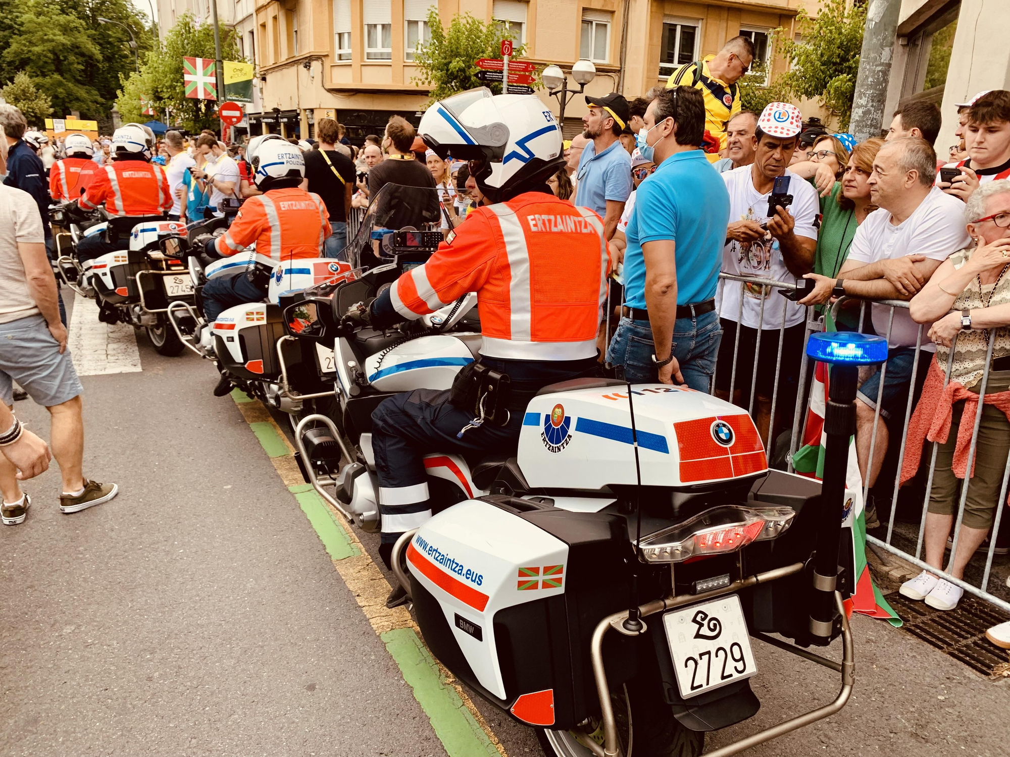 Motoristas de la Ertzaintza