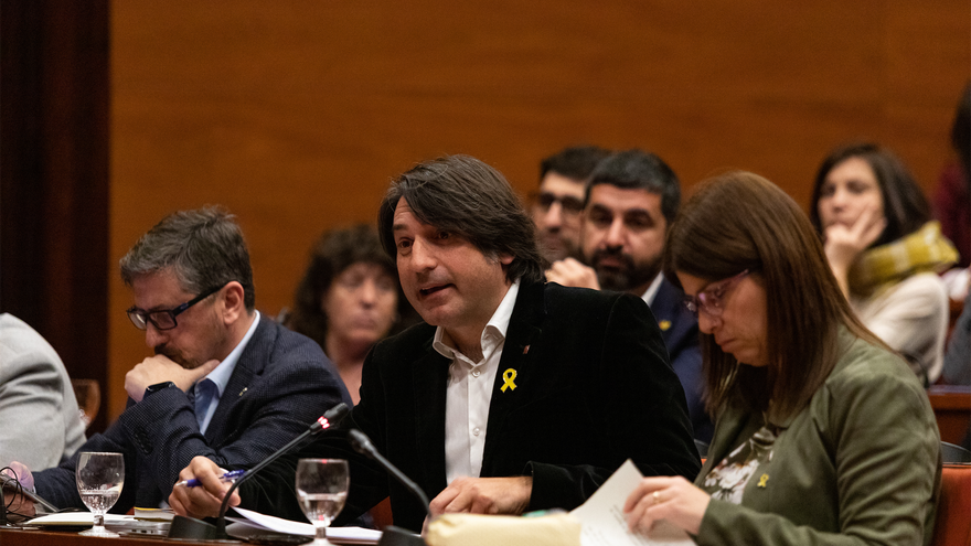 Archivo - El diputado de JxCat, Francesc de Dalmases, interviene durante la declaración de los exconsellers de la Generalitat y presos del 'Procés', ante la Comisión de Investigación de la aplicación del 155 en Catalunya, tras su declaracion en Barcelona