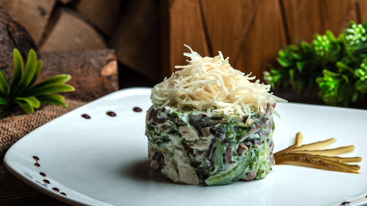 Entrante, guarnición o plato principal: cómo hacer un timbal de verduras variadas