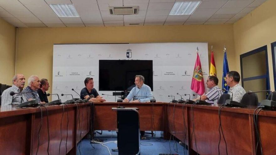 La Asociación de Propietarios de Suelo Rústico de Méntrida (APSRM) se ha reunido con el vicesonsejero de Medio Ambiente, Fernando Marchá / Foto: APSRM