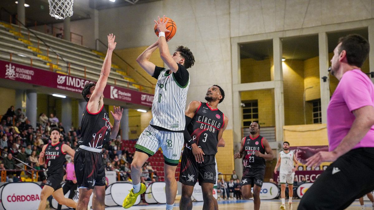 El Coto Córdoba CB supera al Gijón y sigue intratable