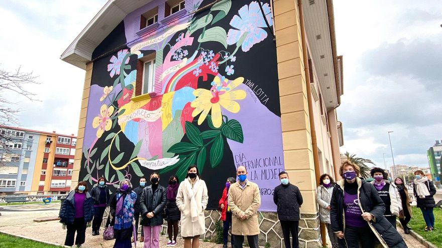 Mural en Santander por el 8M.