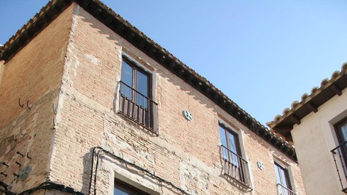 Fachada principal de la Casa del Temple