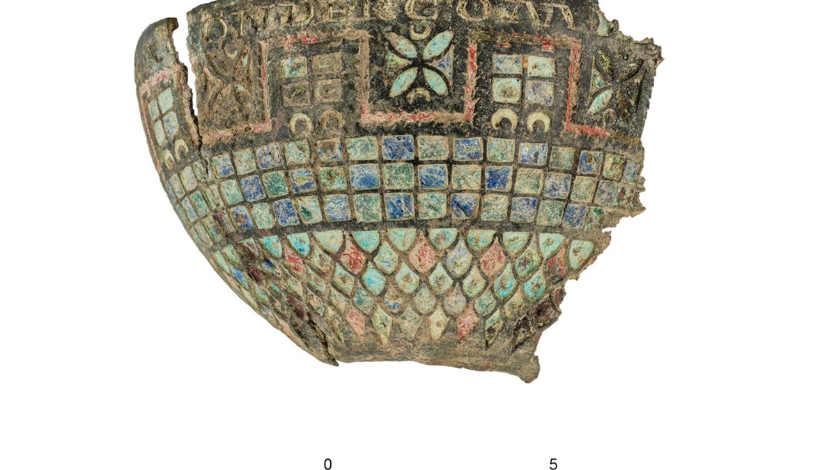 Arqueólogos encuentran de casualidad una copa romana del siglo II que un soldado se llevó como souvenir de Reino Unido a Soria