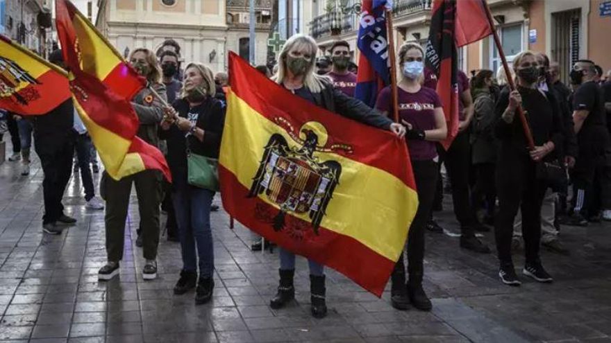 El Gobierno valenciano inicia el proceso de sanción a los manifestantes que exhibieron simbología franquista en Benimaclet el 12 de octubre