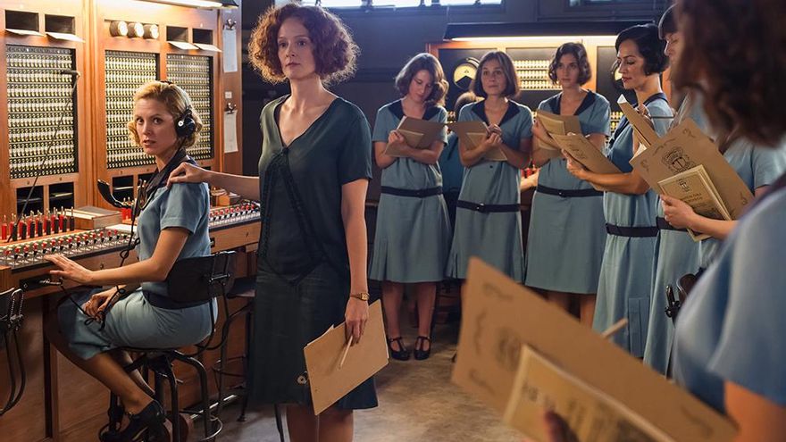 Maggie Civantos y Ana Polvorosa en 'Las chicas del cable'