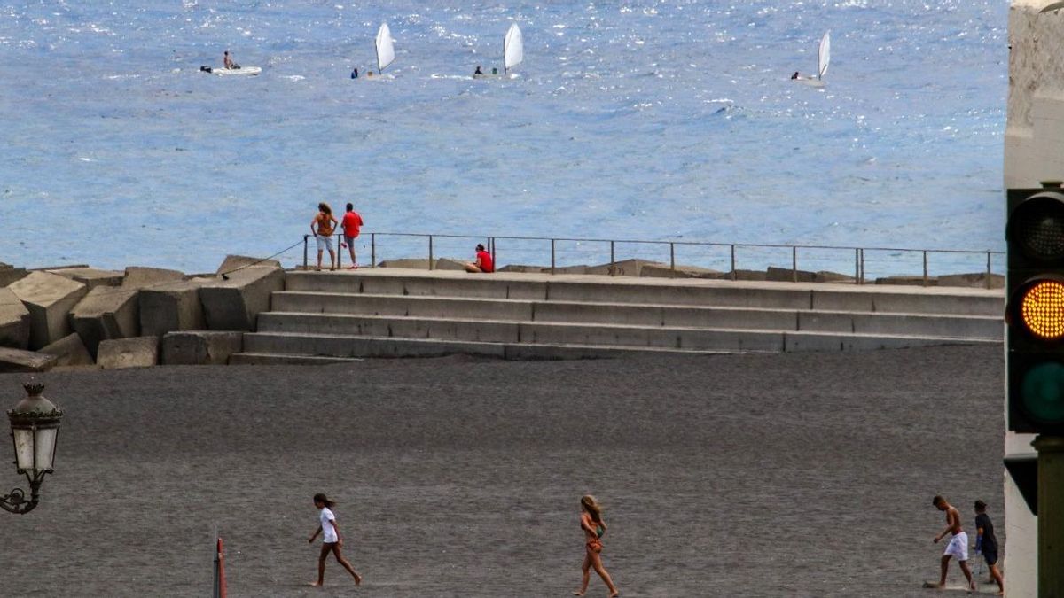 Avenida de El Puente y playa de Santa Cruz de La Palma.
