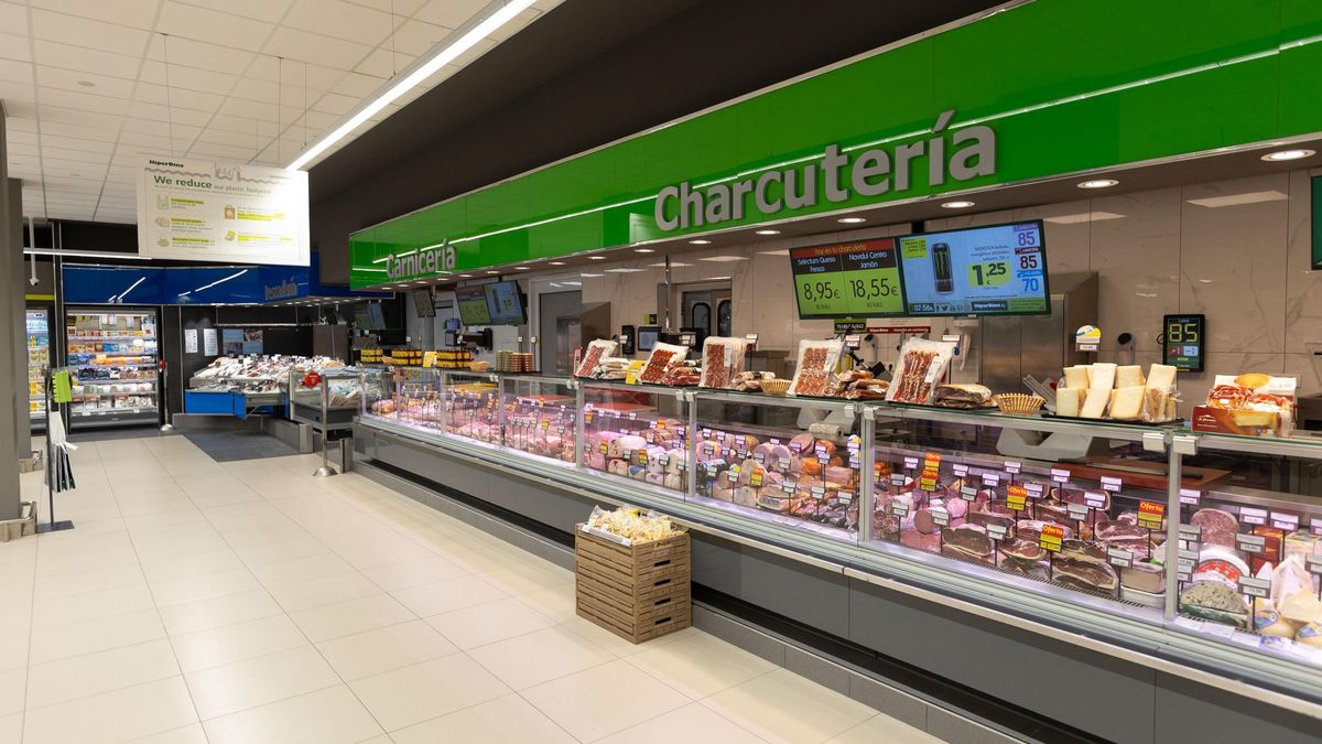 HiperDino llleva a cabo la reforma integral de un establecimiento de Puerto de La Cruz.