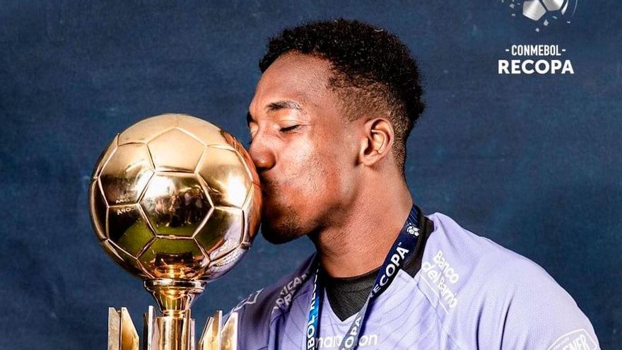 Landázuri, primer ecuatoriano en la historia del CD Tenerife