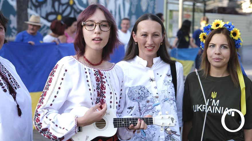 Cadena humana de ucranianos por el Día de la independencia de Ucrania y agradecimiento a Córdoba