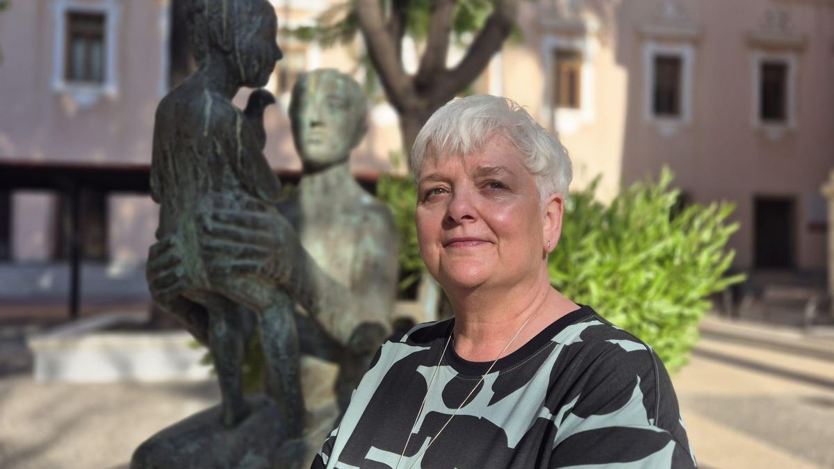 Angela O'Hagan, investigadora: "Los derechos humanos son de la vida cotidiana: de la comida, el transporte o la vivienda"