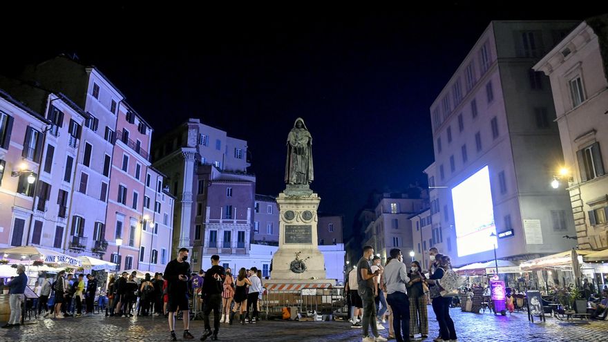 Italia elimina la obligación de llevar mascarilla en espacios abiertos