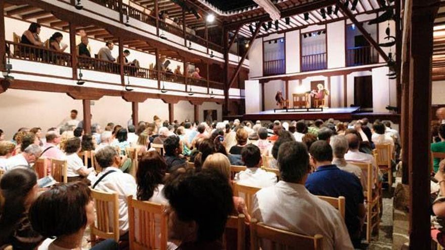 El Festival de Teatro de Almagro premiará a Cristina Hoyos y a Juan Echanove