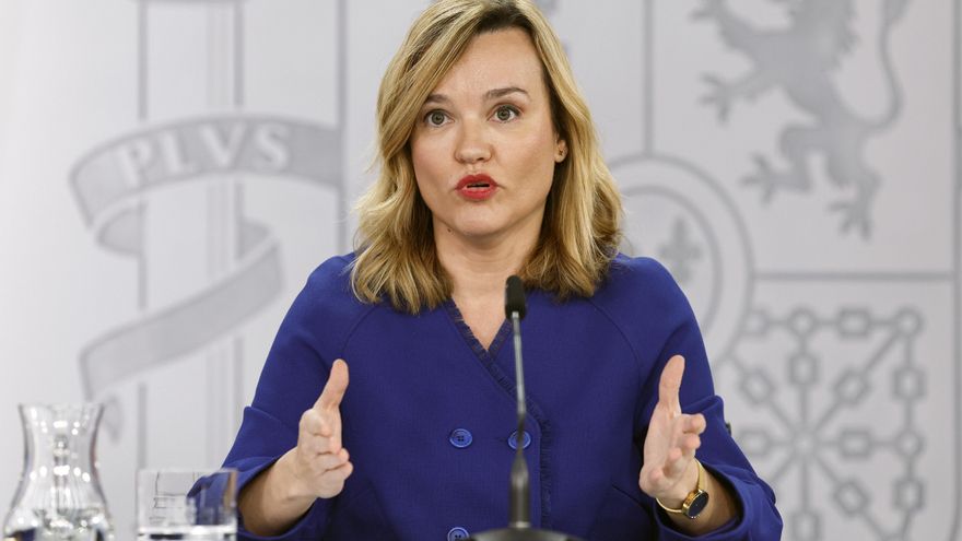 La portavoz del Gobierno, Pilar Alegría, afirma que hay voluntad de lograr un amplio consenso en el Congreso para sacar adelante la Ley estatal de Suelo, en la rueda de prensa posterior al Consejo de Ministros celebrado este martes en el Palacio de la Moncloa. EFE/Chema Moya