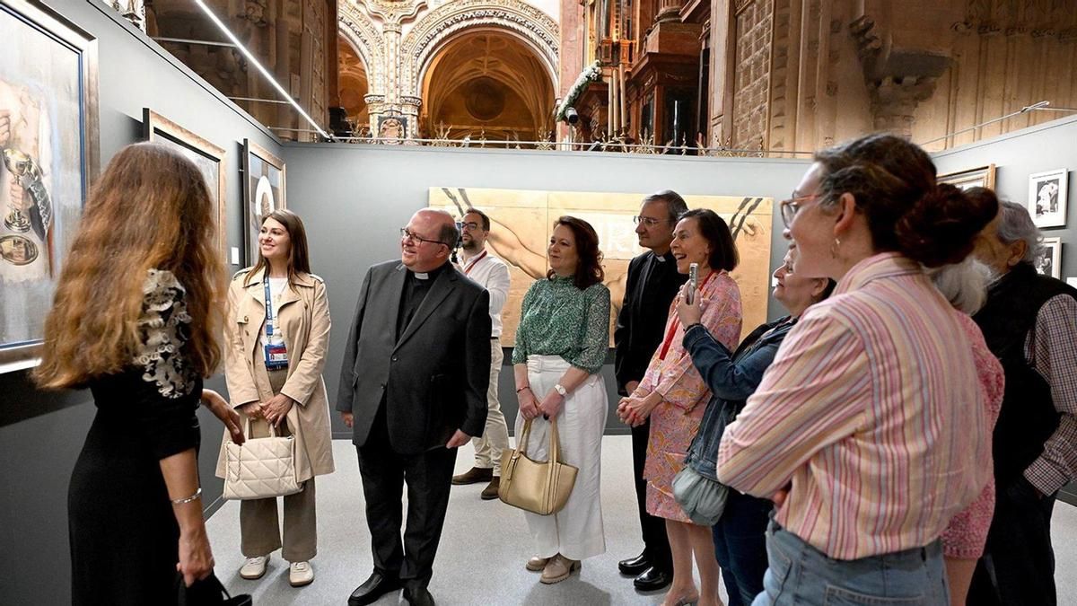 El Cabildo inaugura en la Mezquita-Catedral la exposición 'Colección Rostros de Cristo'