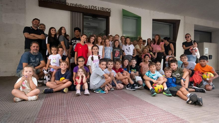 Cuarenta años de espera y un "consultorio fake" en el barrio de Los Lirios en Logroño en el que "nadie nos atiende"