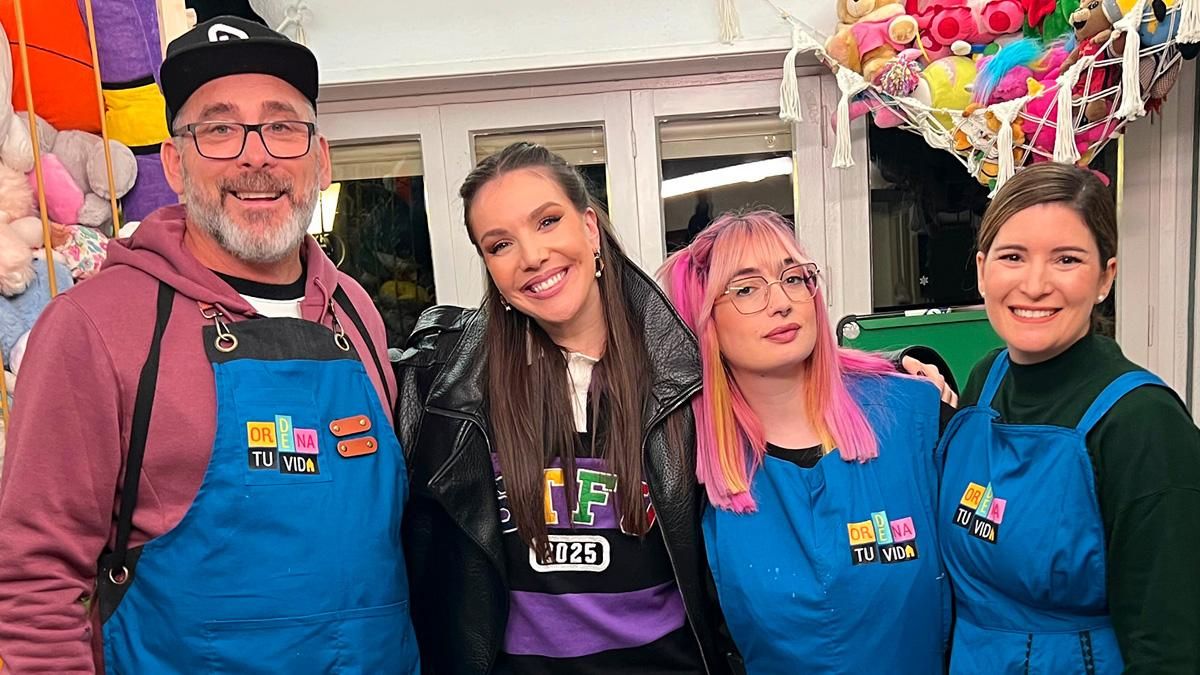 Inés Hernand, junto a los expertos de 'Ordena tu vida' en La 1