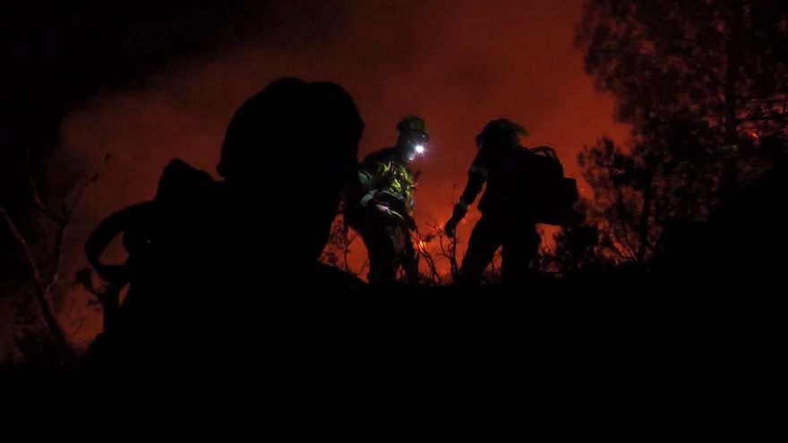 La denuncia de un bombero forestal en el incendio de Tírig: "No podemos hacer bien nuestro trabajo porque no se contrata personal"