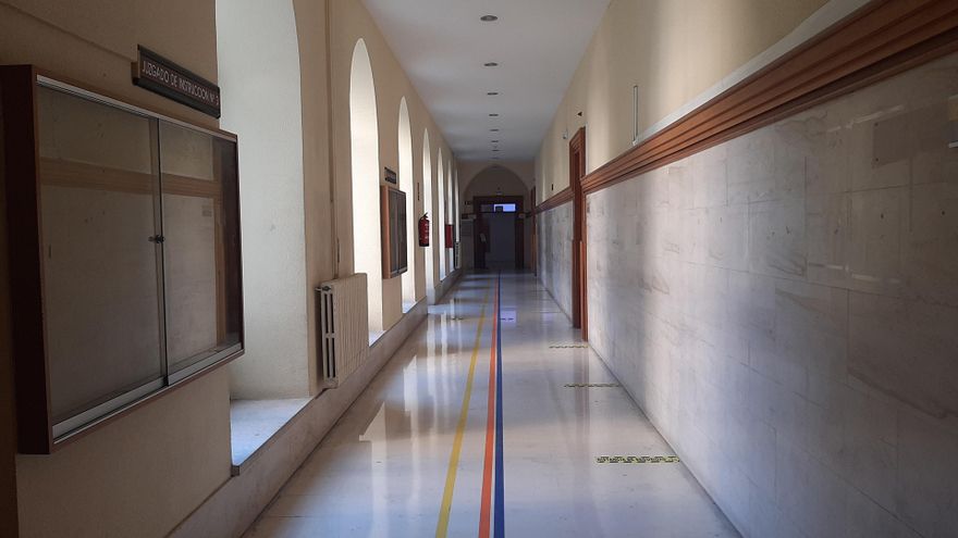 Archivo - Pasillo juzgados en Salesas, sede Audiencia Provincial y Tribunal Superior de Justicia