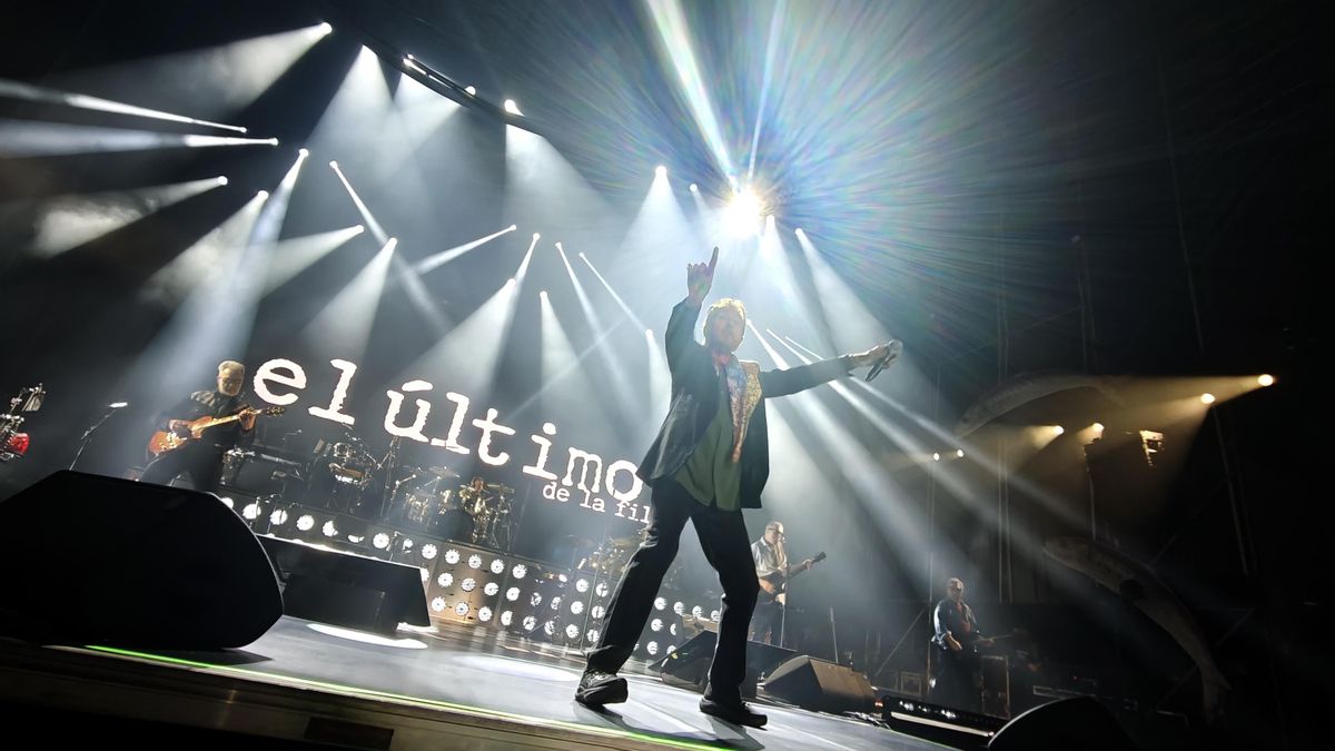 Un momento del concierto de El Último de la Fila en Fuengirola.