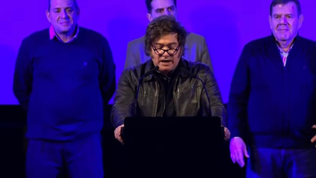 Javier Milei durante el lanzamiento de campaña en La Plata.
