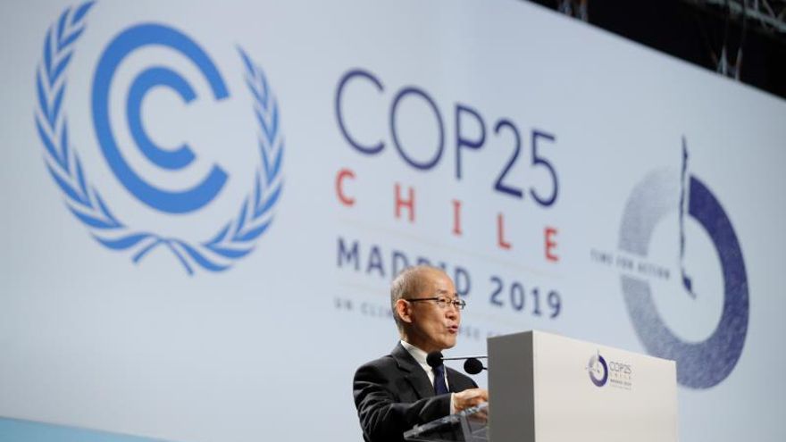 El presidente del Consejo de Administración del Grupo Intergubernamental de Expertos sobre el Cambio Climático, el surcoreano Hoesung Lee da un discurso durante la ceremonia inaugural de la vigésimo quinta conferencia del clima de la ONU (COP25) que se inicia este lunes en Ifema en Madrid y que se desarrollará hasta el 13 de diciembre en la capital española con 29.000 asistentes de 196 delegaciones, entre ellas medio centenar de jefes de Estado y de Gobierno, así como los altos representantes de la UE y contará por ello con un dispositivo de seguridad con 5.000 efectivos.