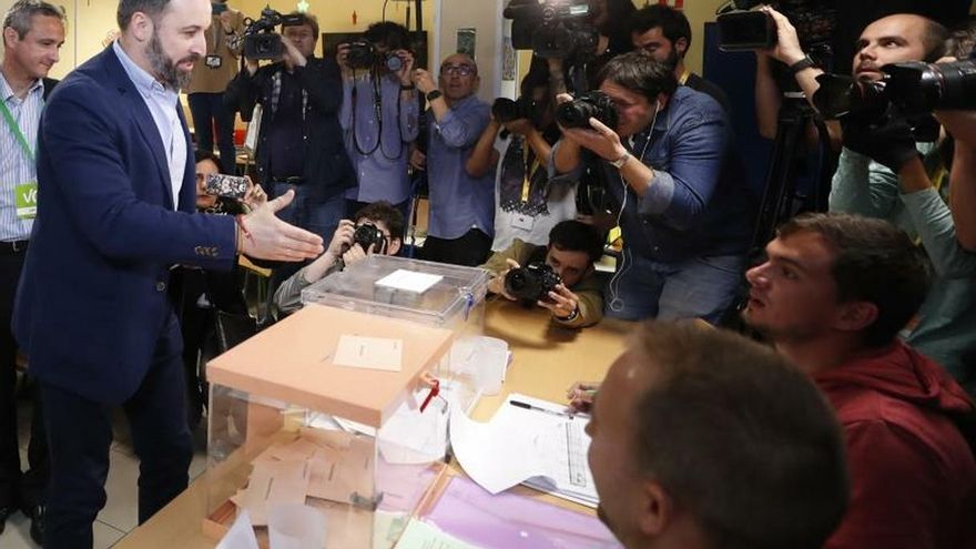 Un vocal de la mesa de Abascal se ausenta por encontrarse indispuesto