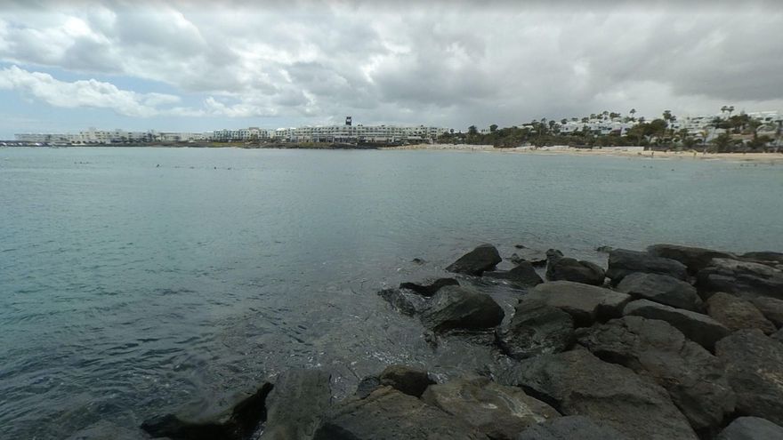 Herido grave un pescador al caer al mar desde un espigón en Lanzarote