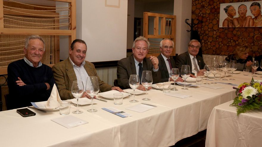 De izquierda a derecha, Luis Balbuena, Blas Trujillo, José Francisco Henríquez, Francisco Jiménez y José Medina