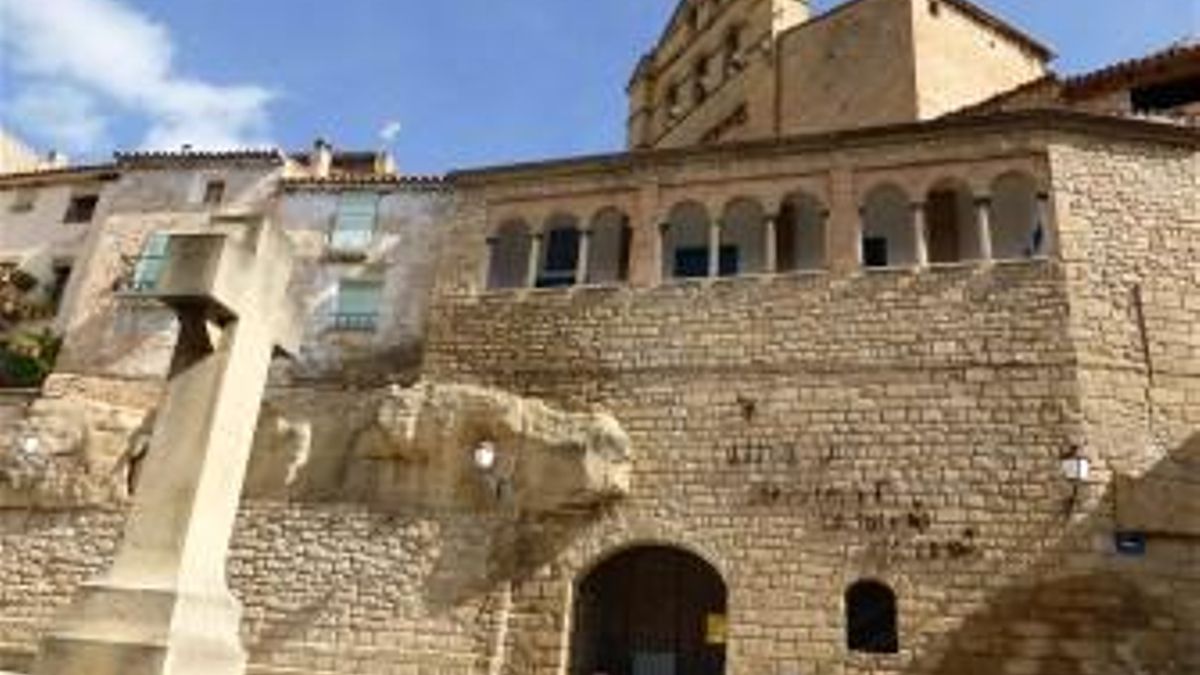 Cruz de los mártires de Mazaleón