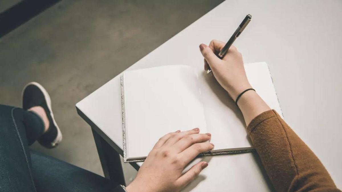 Numerosos concursos literarios mantienen sus convocatorias para la segunda parte de 2025.