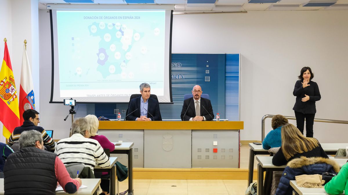 El consejero de Salud, César Pascual, informa, en rueda de prensa, del balance de 2025 de la donación y trasplante de órganos.