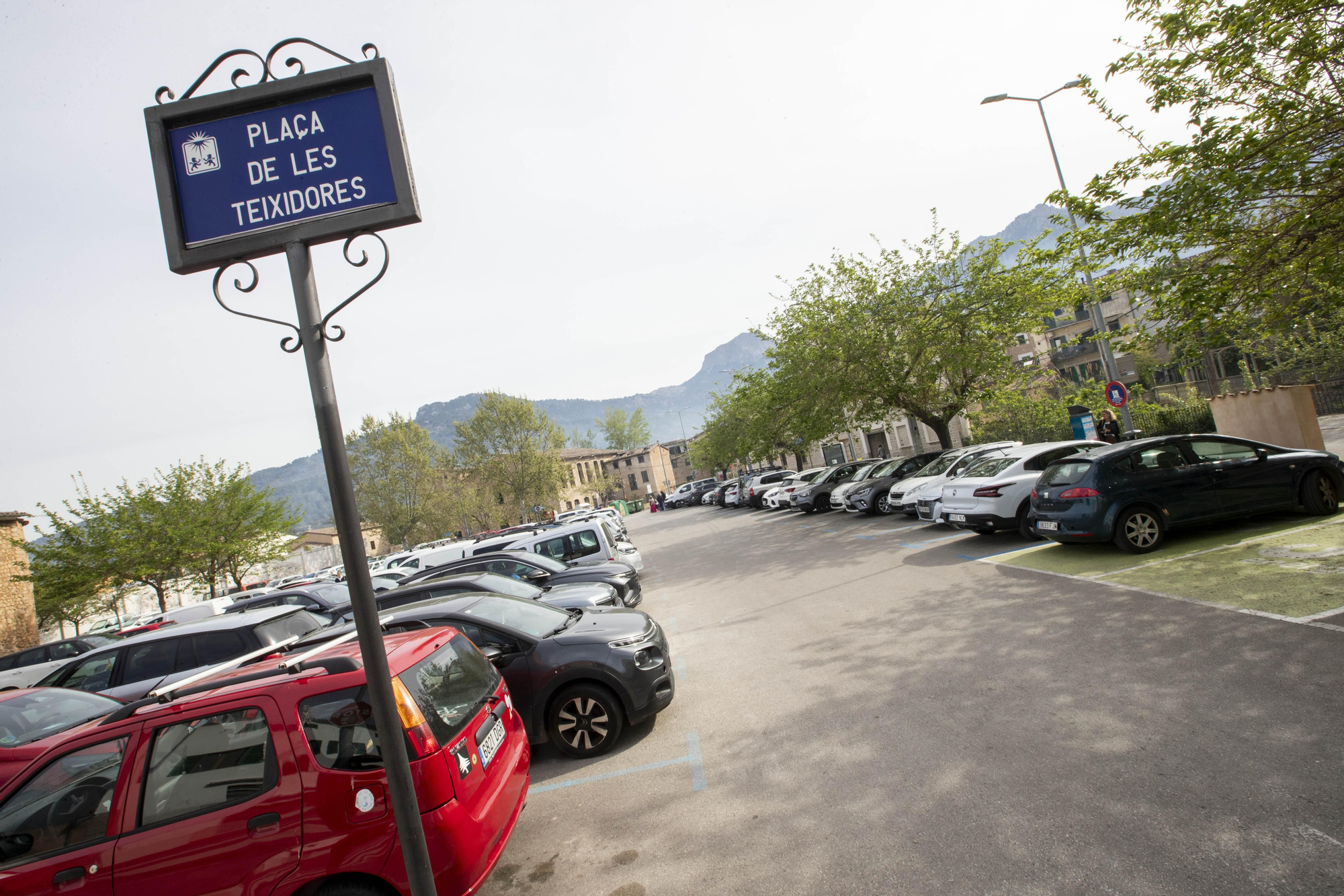 Placa que dóna nom a la plaça