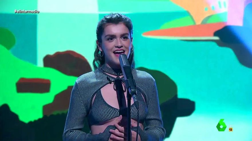 Amaia actuó en 'El Intermedio' y explicó el significado de la frase más viral de su single con Aitana