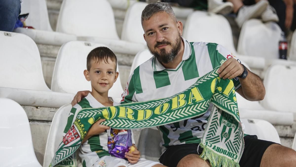Grada Blanquiverde del Córdoba CF - CD Tenerife
