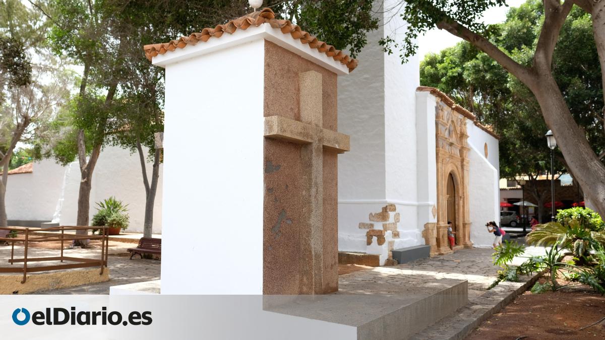 A Cross of the Fallen Sparks Conflict Between Residents and Town Hall in Fuerteventura A Cross of the Fallen Sparks Conflict Between Residents and Town Hall in Fuerteventura