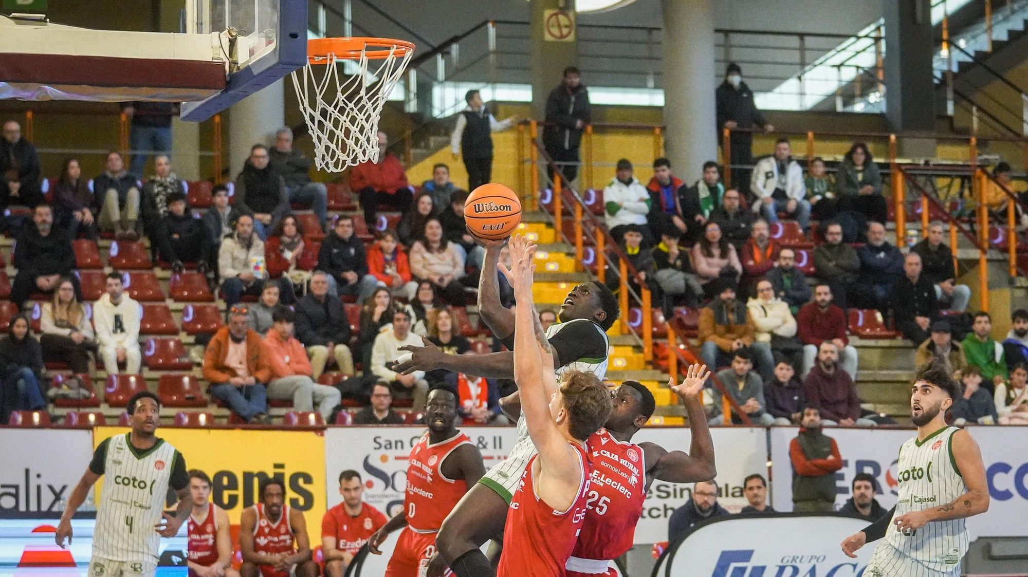 Coto Córdoba CB - Cultural y Deportiva Leonesa.