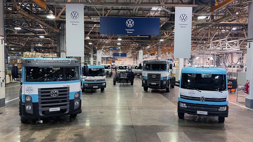 Volkswagen comienza a producir tres modelos de camiones y buses en su planta de Córdoba