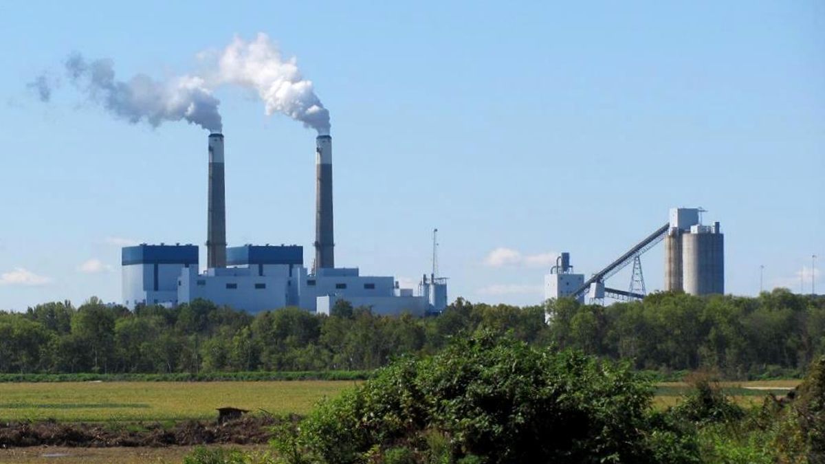 Planta de carbón de Clover, en Virginia (EEUU), cuyo cierre se ha aplazado 20 años por la presión de los centros de datos de IA.