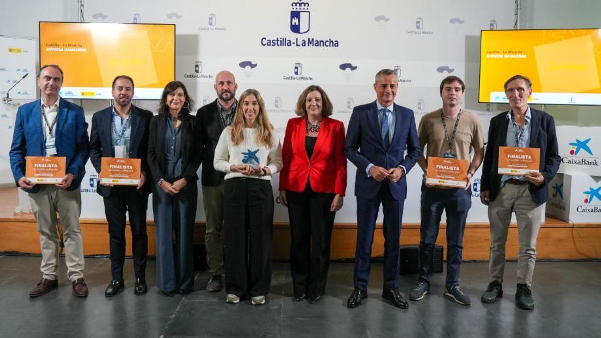 Los finalistas y ganadora del Premio EmprendeXXI de CaixaBank en Castilla-La Mancha