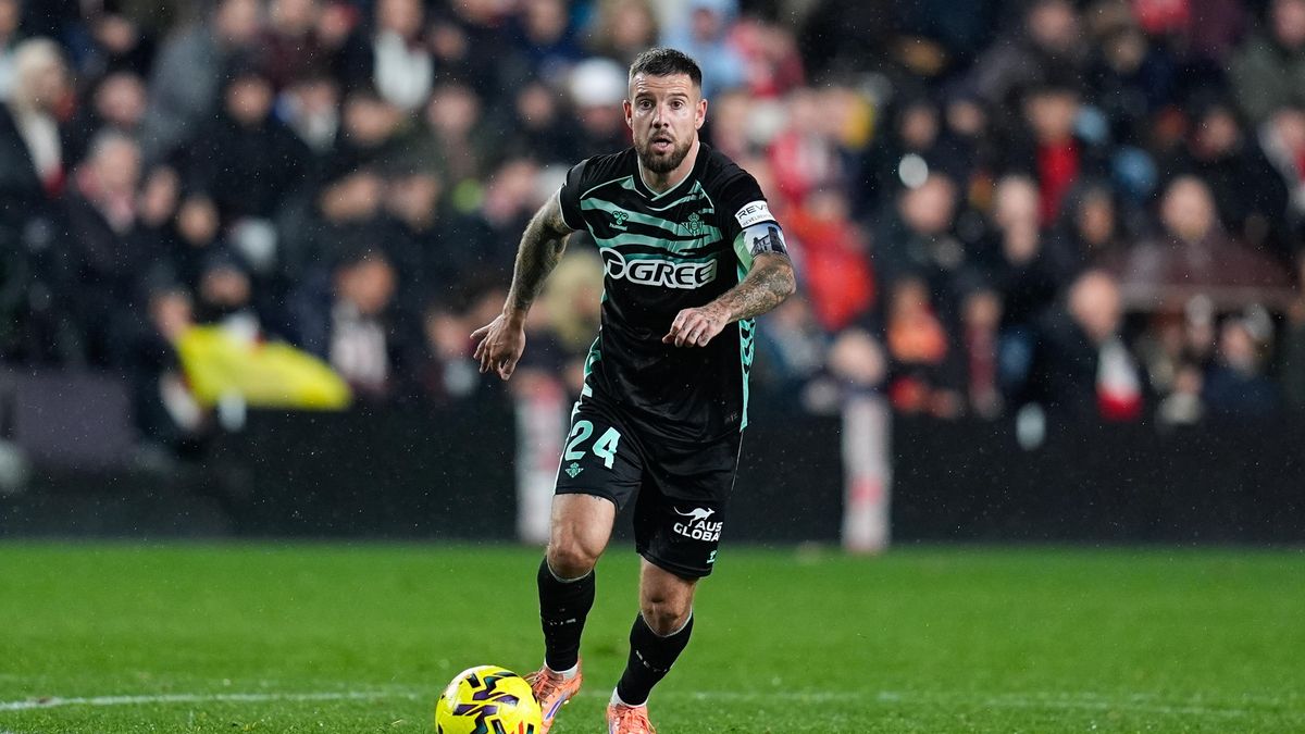 El lamento del futbolista Aitor Ruibal tras un grito homófobo: "Me pasa en todos los partidos"