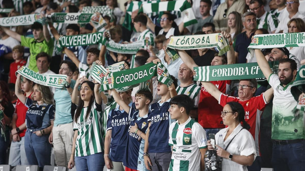 Grada Blanquiverde del Córdoba CF - Cultural Leonesa